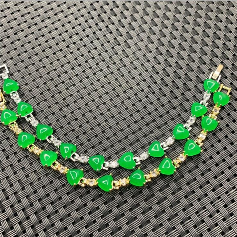 Natürliche Malay jade Chalcedo – Jewelry Making Singapore Bewertung und Preis